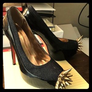 Christian LOUBS size 38 asteroid spike Blk&Gold